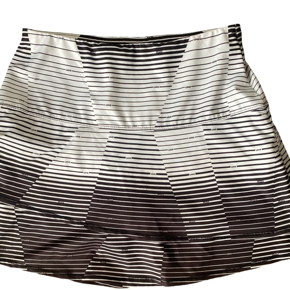Lucky in Love  Love Skort- S black & white tiered ,